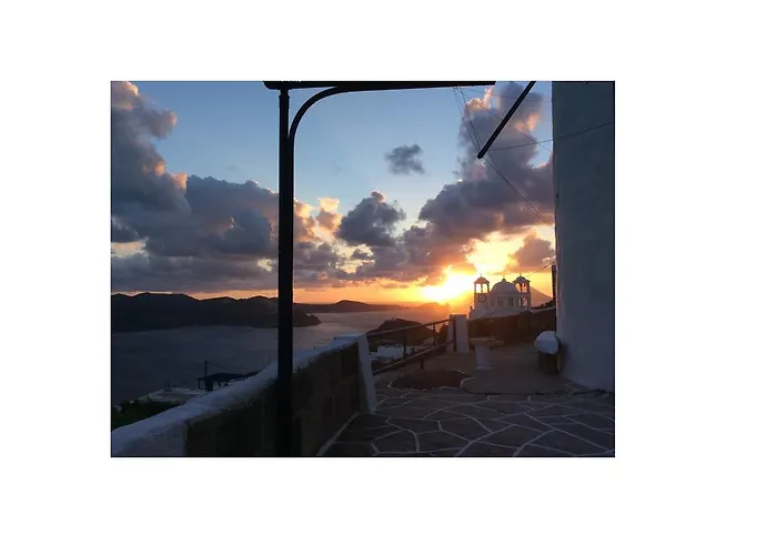 Milos Vaos Windmill Plaka (Milos)