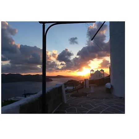 Milos Vaos Windmill Plaka (Milos)