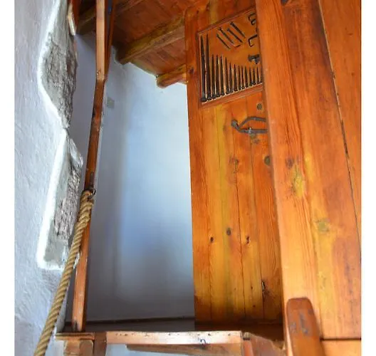 Milos Vaos Windmill Plaka (Milos)