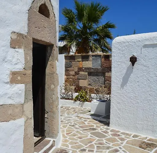 Milos Vaos Windmill Plaka (Milos)