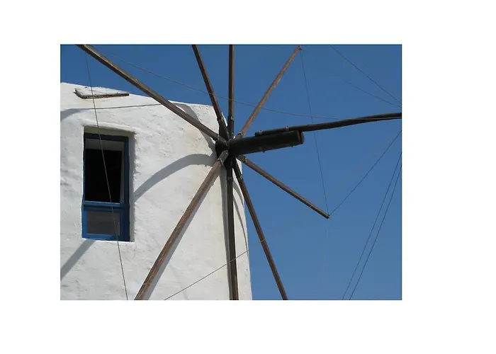 Milos Vaos Windmill * Plaka (Milos)